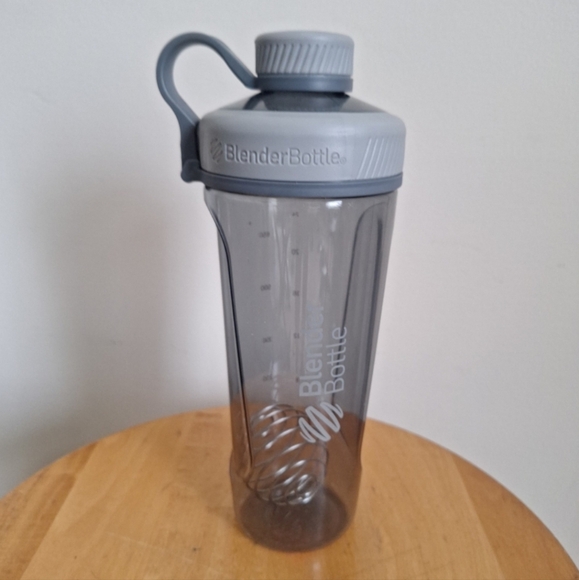 BlenderBottle 32oz Radian Tritan Water Bottle Shacker Bottle Peeble Gray - Picture 7 of 8